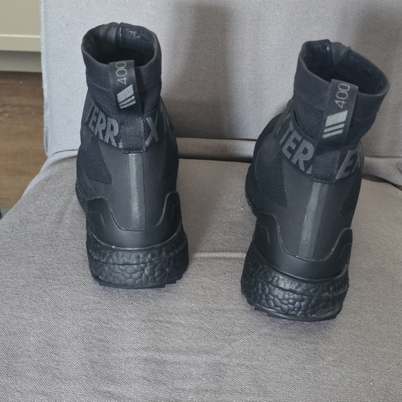 Adidas x Pharrell WilliamsTerrex Free Hike, cold ready (Triple black) - Picture 2 of 8